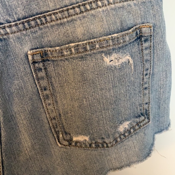 H&M distressed high rise denim jean shorts - Picture 4 of 6